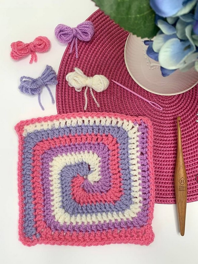 Spiral Solid Granny Square