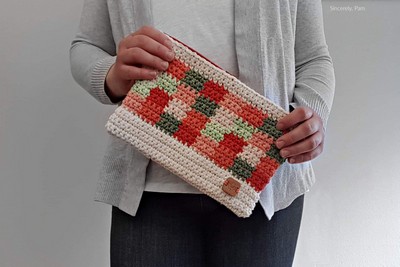 Crochet Picnic Clutch Pattern