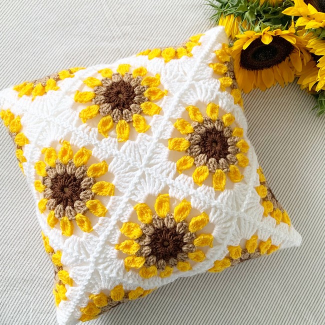 Solig Sunflower Pillow