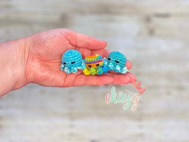 Tiny Scrap Yarn Octopus