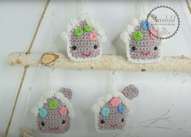 Crochet A Cute Gingerbread House Ornament