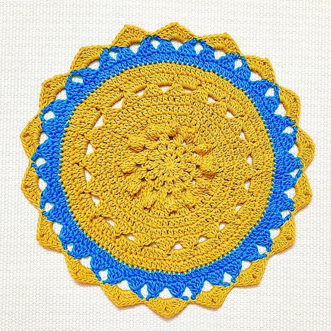 Crochet Amber Placemat Doily Pattern