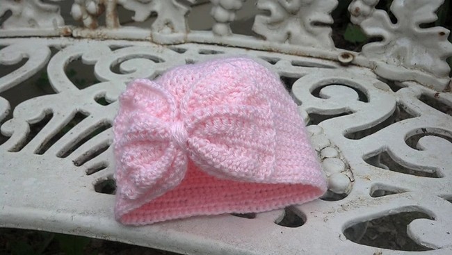 Crochet Baby Turban Hat With A Bow Pattern 