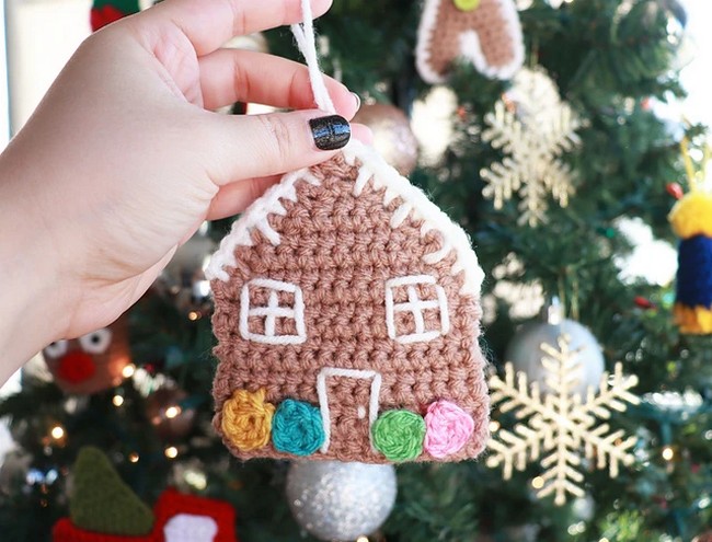 Crochet Gingerbread House Ornament Pattern