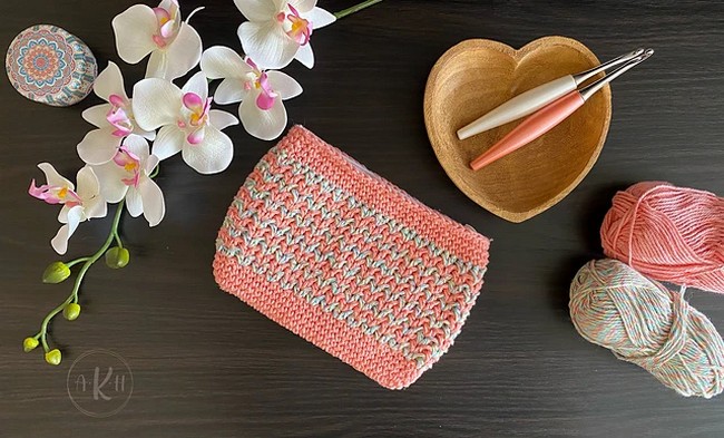 Crochet Hallie Zipper Pouch Pattern