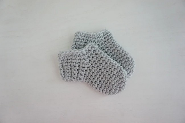 Crochet Newborn Baby Socks Pattern