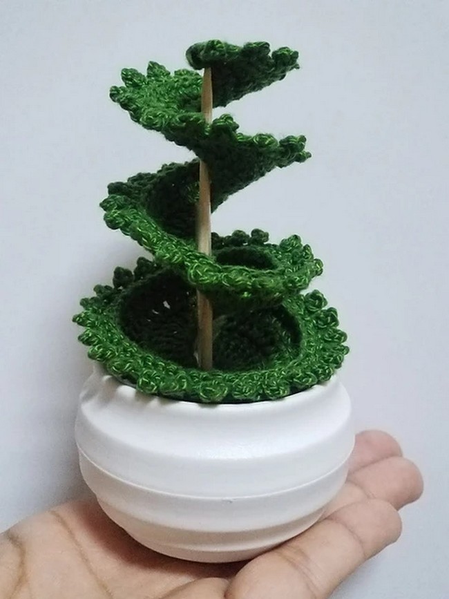 Crochet Spiral Spruce Tree Pattern