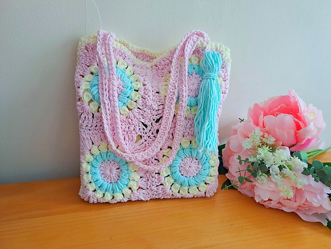 Crochet Sunburst Granny Bag Pattern