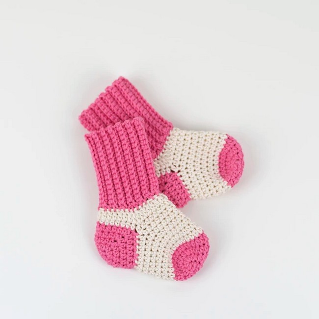 Crochet Two Tone Baby Socks Pattern