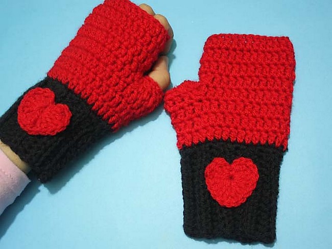 Crochet Valentines Gift Woolen Gloves Pattern