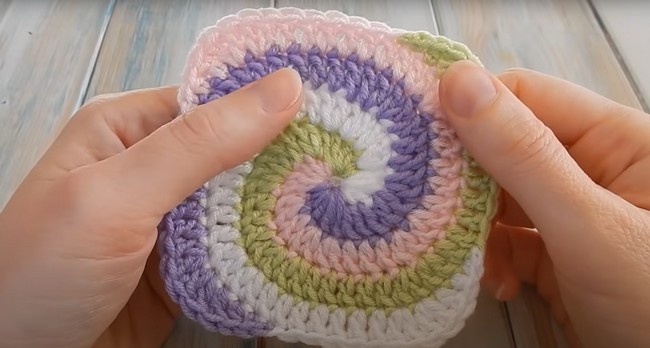 How to Crochet a Spiral Granny Square