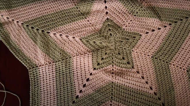 How to Crochet a Star Blanket Pattern