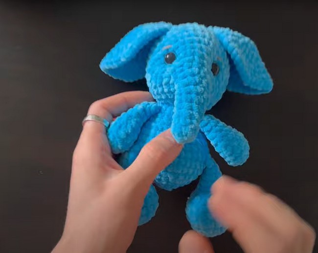 Blue Elephant Crochet Pattern Tutorial