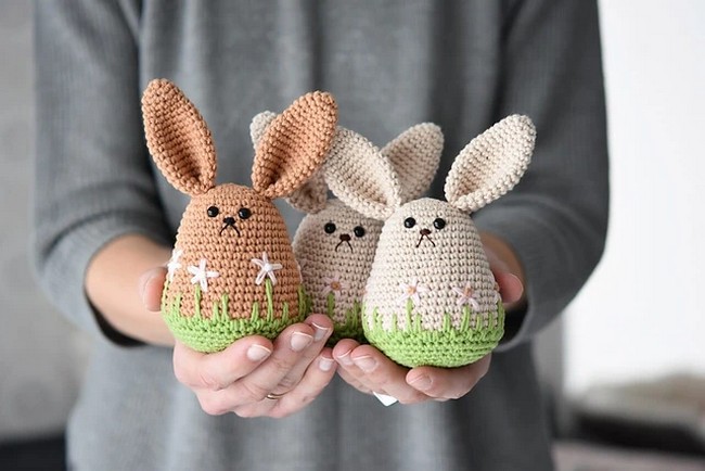 Crochet Amigurumi Spring Bunny Pattern