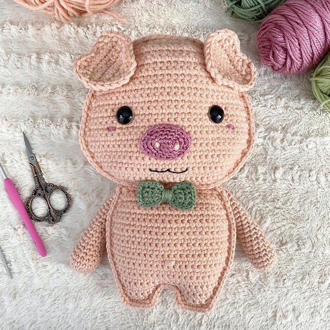 Crochet Dapper Piggy Pattern