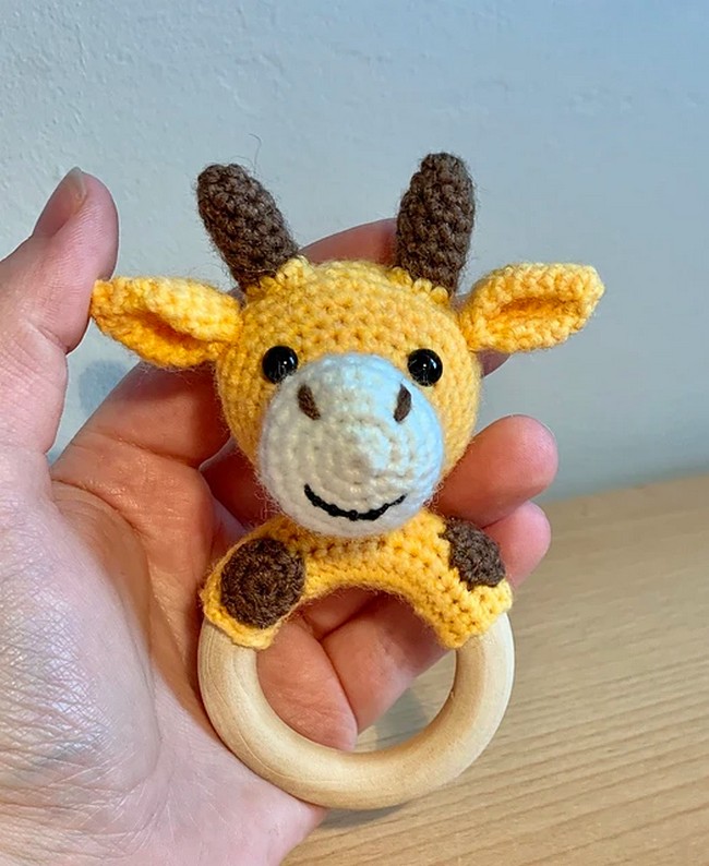 Crochet Giraffe Teething Ring Rattle Pattern