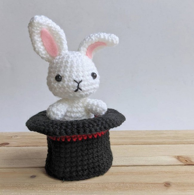 Crochet Magic Hat Rabbit Amigurumi Pattern