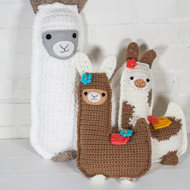 Crochet Mama Llama Cuddler Pattern