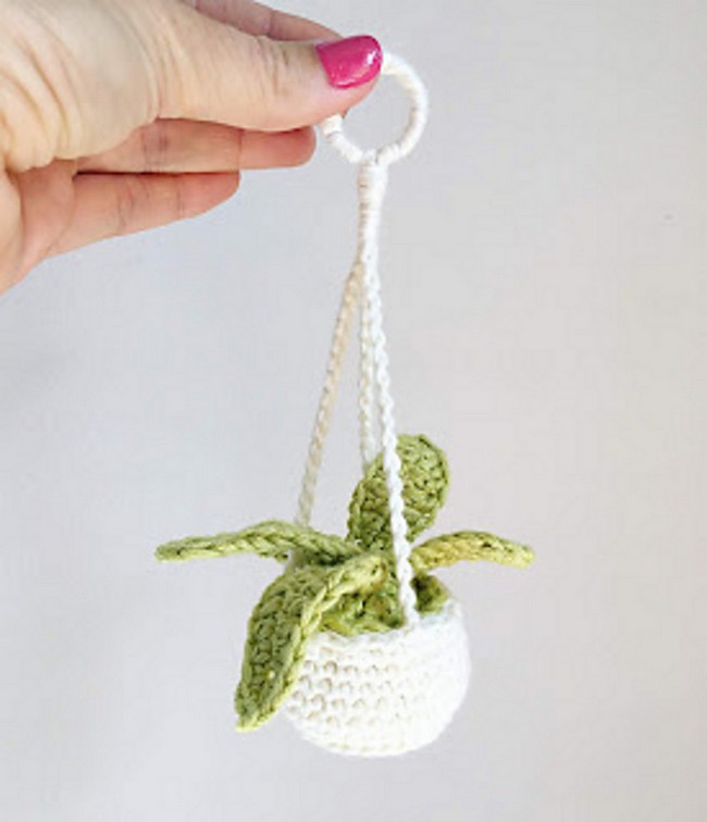 Crochet Mini Plant Hanger Pattern