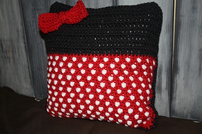 Crochet Minnie Mouse Throw Pillow Pattern