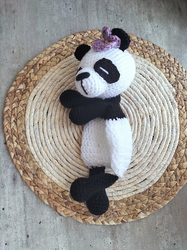 Crochet Panda Cuddle Me Snuggler Pattern 