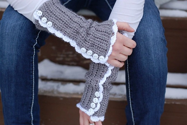 Crochet Vintage-inspired Armwarmers Pattern