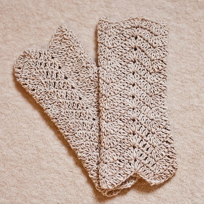 Crochet Waved Arm Warmers Pattern