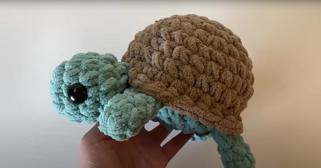 Step-by-step Tutorial On How To Crochet A Simple Turtle