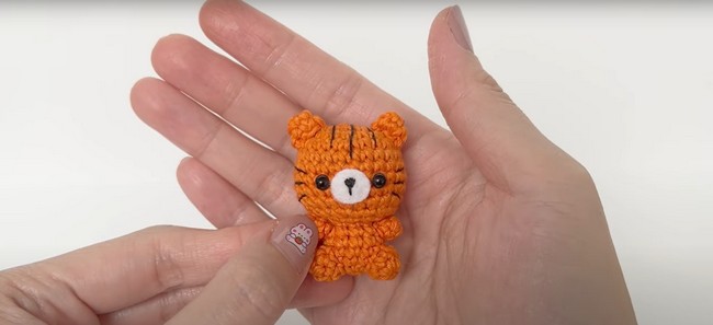 Tiny Tiger Amigurumi Crochet Tutorial