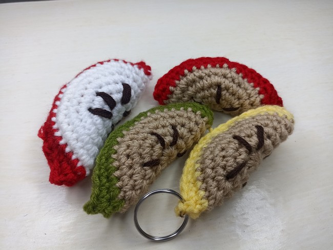 Crochet Apple Slice Amigurumi Keychain Pattern