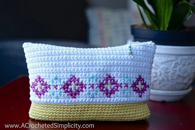 Crochet Cross Stitch Make-up Bag Pattern 