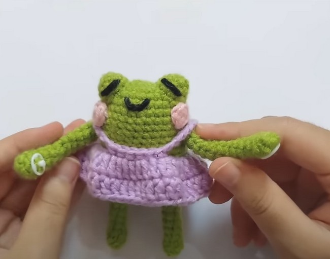 Crochet Dress-Up Leggy Frog Tutorial 