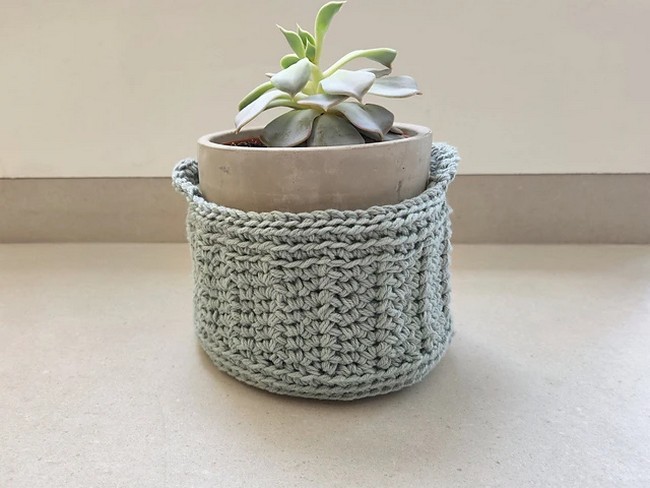 Crochet Lobelia Plant Holder Basket Pattern