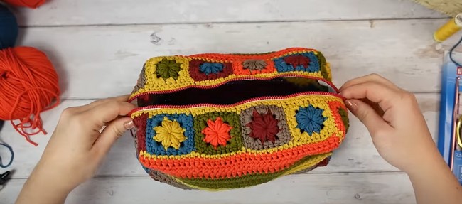 Crochet Makeup Bag Tutorial