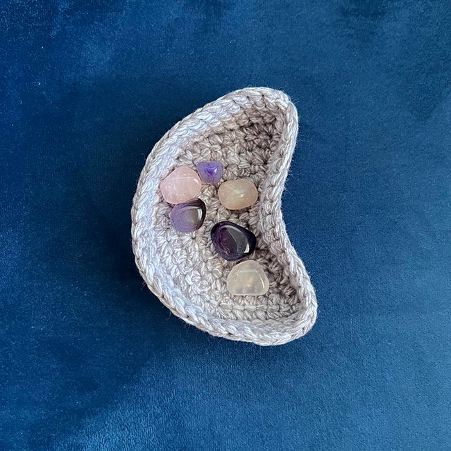 Crochet Mini Crescent Moon Basket Pattern