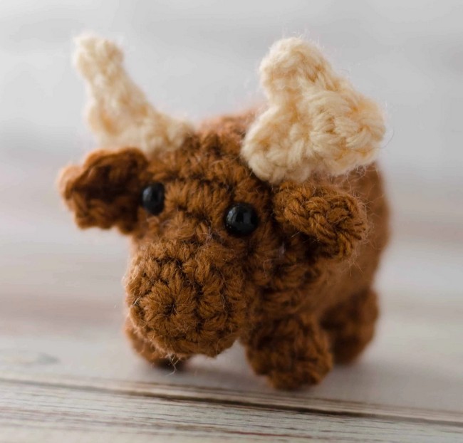 Crochet Moose Bitty Bumble Pattern