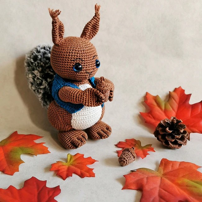 Crochet Oscar The Squirrel Pattern