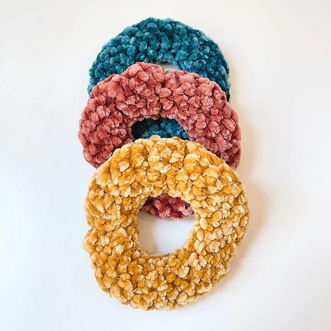 Crochet Velvet Scrunchies Pattern