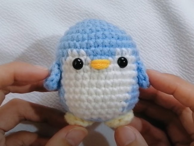 Easy Crochet Penguin Keychain