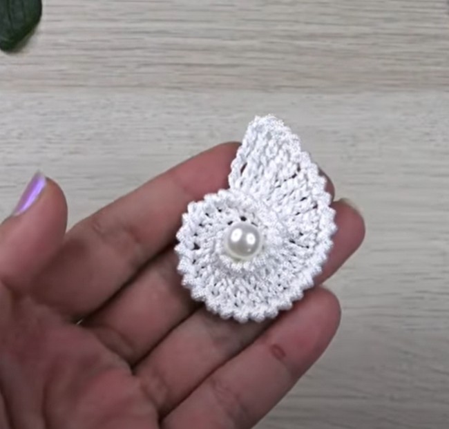 Easy Crochet Sea Shell Earring Tutorial