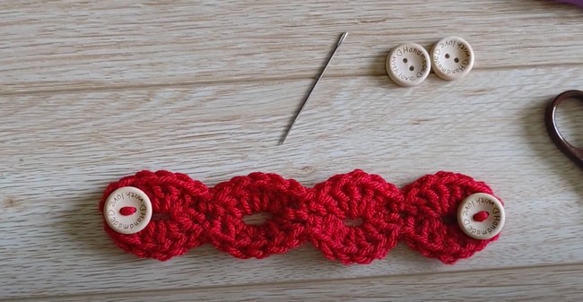 Easy Crocheted Shell Stitch Ear Saver Tutorial