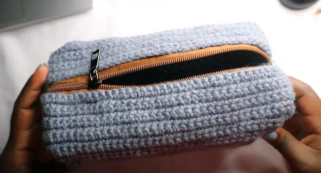 How To Crochet An All Purpose Make-up Bag