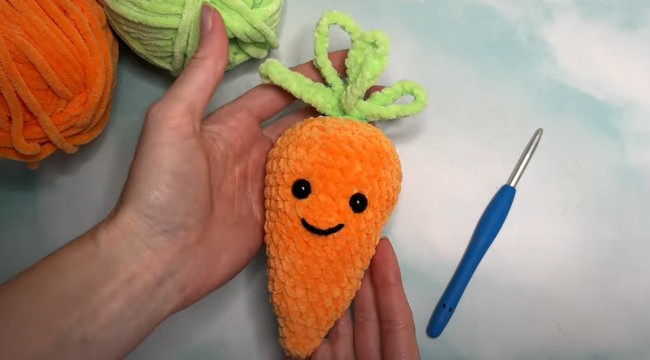 Learn How to Make an Adorable No-Sew Amigurumi Carrot