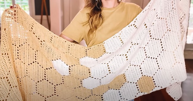 Modern Honeycomb Crochet Shawl Video Tutorial