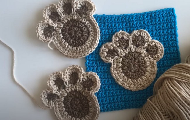 Crochet Paw Prints