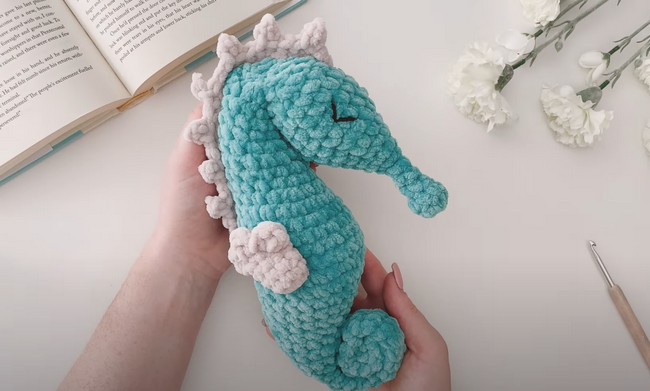 Easy Crochet Seahorse Tutorial