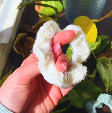 How To Crochet A Tiny Scrunchie For Beginners Quick Project
